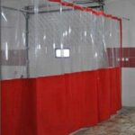 Штора красная с окном для автомоек  из армированной ПВХ ткани, плотность  630 гр/м2 — изображение 2